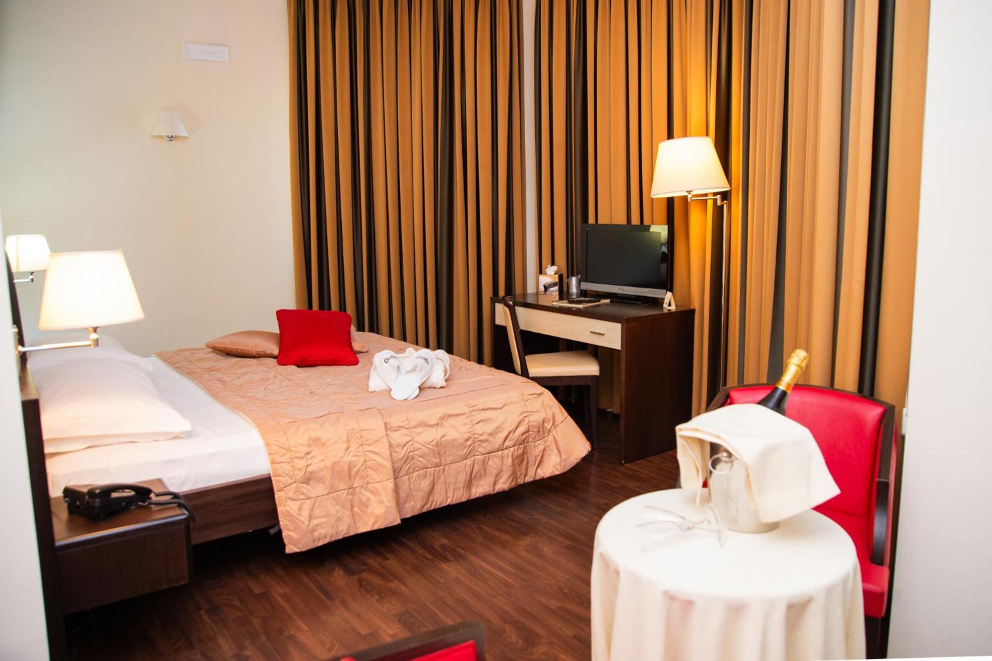 Gullo Hotel Acconia Zewnętrze zdjęcie